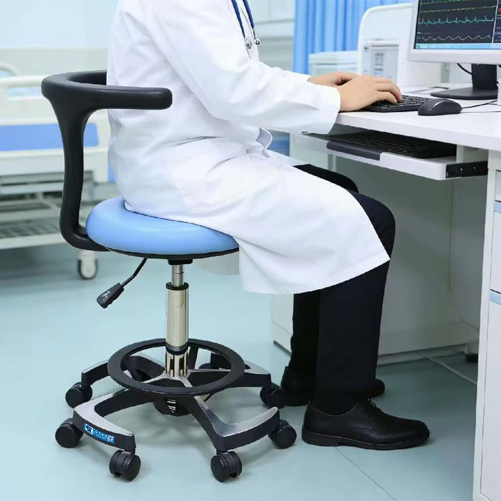 BDEC210 Taburete ajustable en altura para médicos con soporte de respaldo